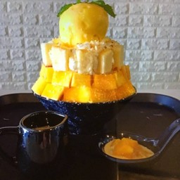 บิงซูมะม่วงโยเกิร์ตชีสเค้ก.