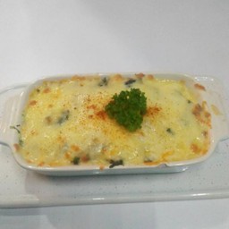 ผักโขมอบชีส