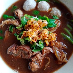 เกาเหลาลูกชิ้นเนื้อตุ๋นน้ำตก