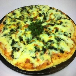 พิซซ่าผักโขมชีส.