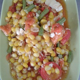 ส้มตำข้าวโพดไข่เค็ม