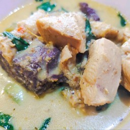 แกงเขียวหวานไก่ (กับข้าว)