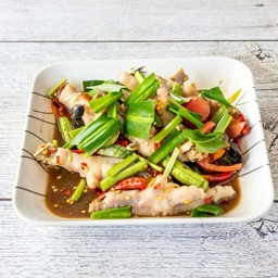 เกาเหลาตีนไก่ปูปลาร้า