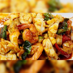 ต้มยำผัดแห้งรวมมิตร (กับข้าว)