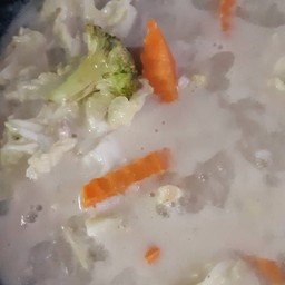 ข้าวต้มผักรวมเต้าหู้ไข่