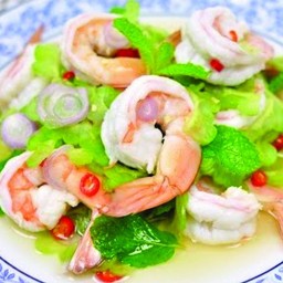 ยำคะน้ากุ้งสด