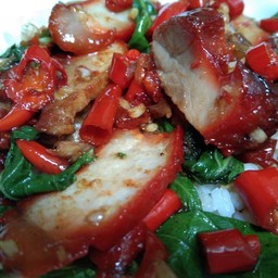 ผัดกะเพราหมูแดง