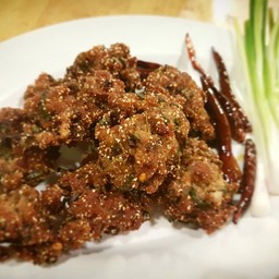 ลาบหมูทอด