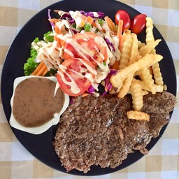 Home Steak สเต็กเด็กเมือง