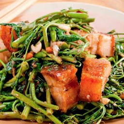 ผัดกะเฉด (ราดข้าว) ต้องกดเล่อกเนื้อสัตว์