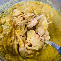 แกงไก่หน่อไม้