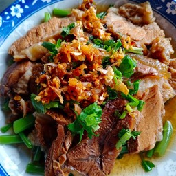 ลวกจิ้มเนื้อตุ๋น