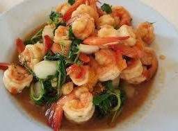 ผัดเครื่องแกงกุ้งราดข้าว