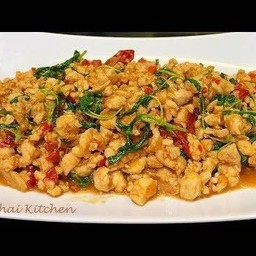 ผัดกระเพราไก่ราดข้าว