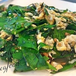 ใบเหลียงผัดไข่