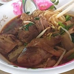 คุณชายก๋วยเตี๋ยวเป็ดพะโล้ไส้แก้ว สาขาเฉลิมพระเกียรติ 38