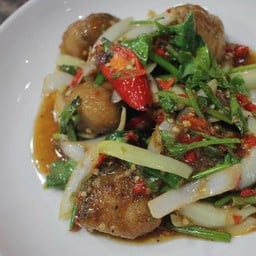 ปลากระพงผัดพริกสด