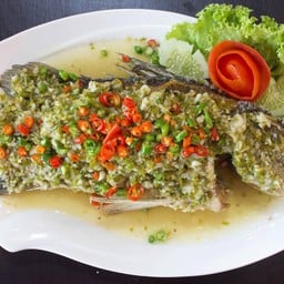 ปลากระพงทอดราดพริก3รส (ตัว)