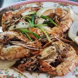 กุ้งแชบ๋วยผัดพริกไทยดำ