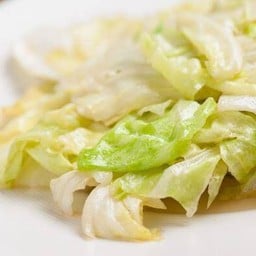 กะหล่ำผัดน้ำปลา