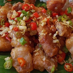 หมูสามชั้นทอดคั่วพริกเกลือ