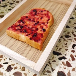 ขนมปังปิ้งเนยบลูเบอรี่