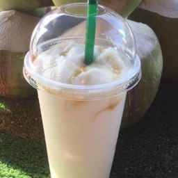 มะพร้าวปั่นนมสด