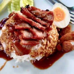 ข้าวหมูแดง ผัดไทยนายเอก วัดลาดปลาดุก บางบัวทอง