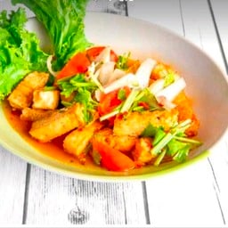 ยำหมูยอทอด