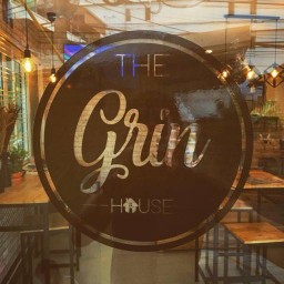 The Grin House Coffee&Library สุทธิสารวินิจฉัย