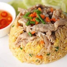 ข้าวผัดหมูหมักก