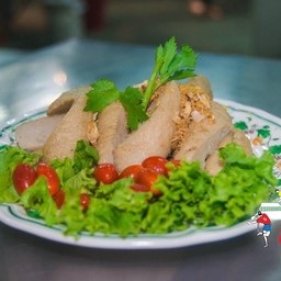 ก๋วยเตี๋ยวลูกชิ้นปลานายใบ้ ในปั๊มบางจากซอยวัดลาดปลาดุก