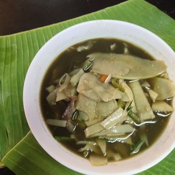 แกงหน่อไม้สด