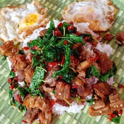 Rice Topped With Stir-Fried Crispy Pork And Basil For 2 Persons (2 Eggs)