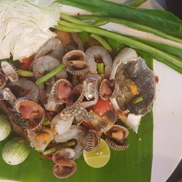 เกาเหลาปูม้า-กุ้ง-หอยแครง