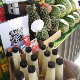 สับปะรด แอ๊ปเปิ้ลเขียว กีวี่ปั่นใส่ขวด