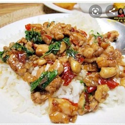 กะเพราไก่ราดข้าว