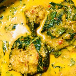 แกงคั่วปลาดุกใบยี่หร่า