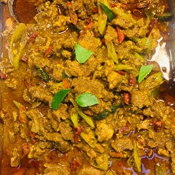 ผัดพริกแกงใต้เนื้อ