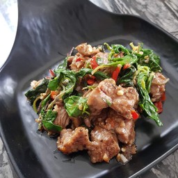 กะเพราเนื้อสันใน (กับข้าว)