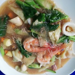 ราดหน้า เส้นหมี่ เสันใหญ่ กุ้ง,หมึก,เนื้อ