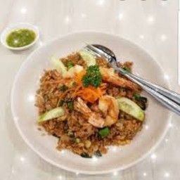 ข้าวผัดซีอิ้ว กุ้ง,หมึก,หมูกรอบ,เนื้อ