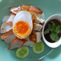 ข้าวหมูแดง