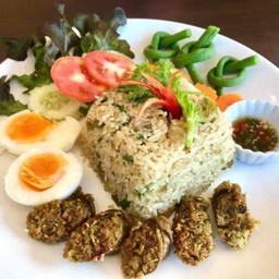 ข้าวผัดไส้อั่ว