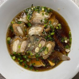 เกาเหลา ทางร้านไม่มีบริการถ้วยกับช้อนให้นะคะ