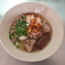 ก๋วยจั๊บน้ำใส