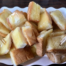 ขนมปังปิ้งนมเนยให้รสชาติดั่งกระยาโทสต์