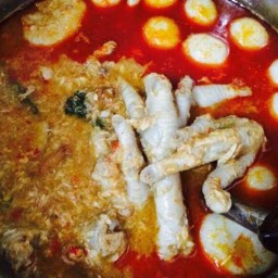 ป้าต้อยขนมจีน-ส้มตำ-ยำ-ต้มเลือดหมูก๋วยเตี๋ยว