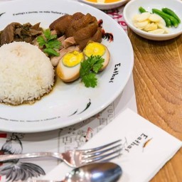 ร้านข้าวขาหมูเซนต์หลุยส์ - ข้าวขาหมูไข่