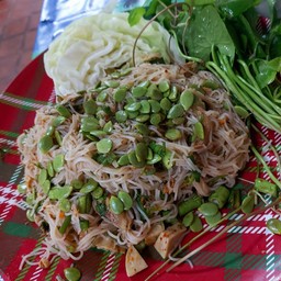 ยำขนมจีน